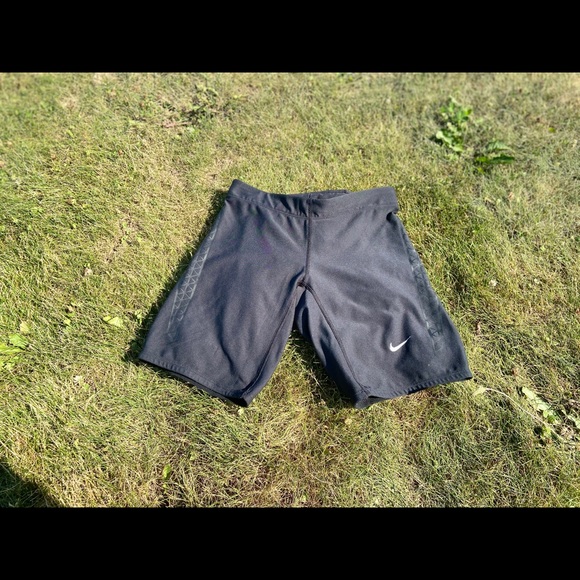 BUNDLE OF BRANDED CLOTHES FOR SALE - Picture 3 of 15